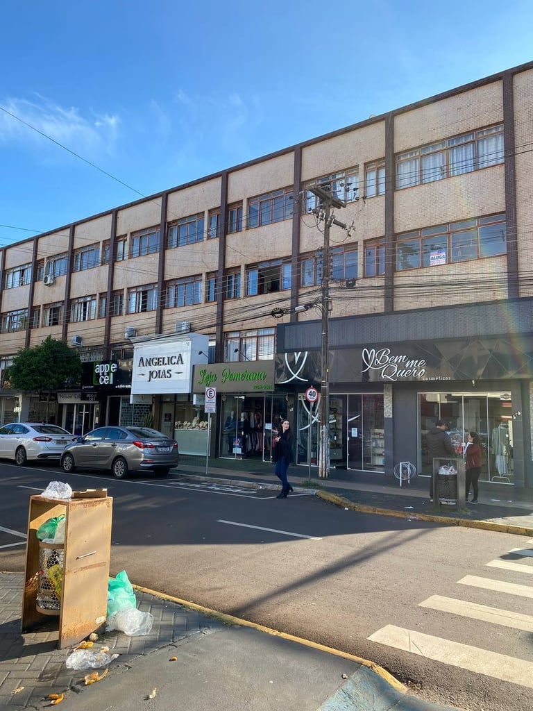 photo_4961125086367168814_y